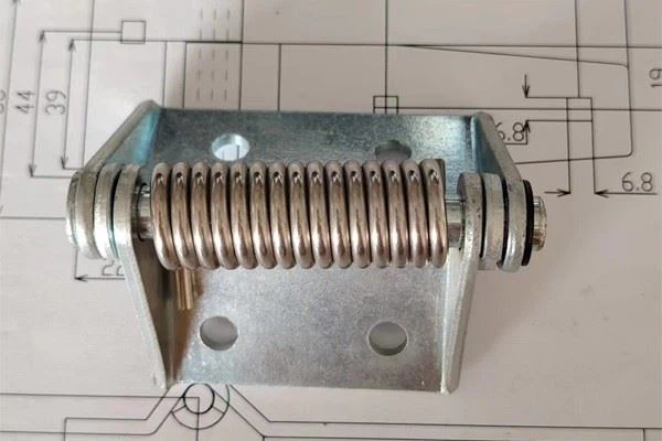 Easy To Install 3mm Thick Spring Zinc Aluminum Alloy Flag Door Hinge For Wooden Door Hydraulic Hinge