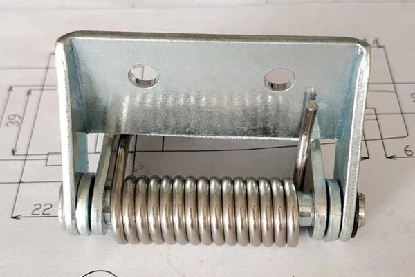 Easy To Install 3mm Thick Spring Zinc Aluminum Alloy Flag Door Hinge For Wooden Door Hydraulic Hinge