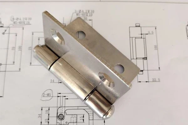 Moisture-proof Three-section Hinge